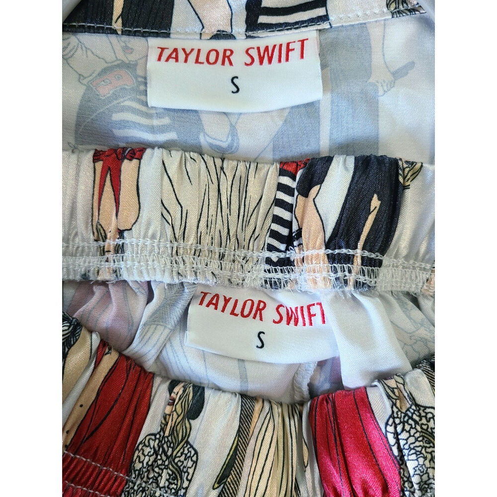 Official Taylor Swift Red (Taylor's Version) Eras Satin Pajama Set Small S PJs - Picture 2 of 9